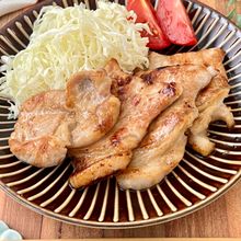 ご飯とまらん!『豚肉のにんにく塩こうじ漬け焼き』作り置きに◎