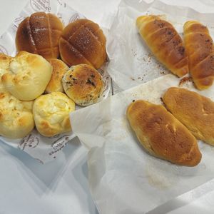 1447053の作ってみた!投稿(【万能パン生地】1度に7種類のパンが焼ける！アレンジ無限パン)