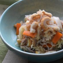 おうちの味。糸こん、竹輪、玉葱「具沢山切り干し大根」