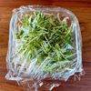 【もやしと豆苗のカニカマナムル】あと一品の彩りに◎の工程2