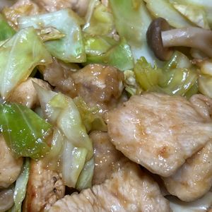 わたあめの作ってみた!投稿(【鶏むね肉とキャベツの味噌炒め】食材2つ！10分で完成♡)