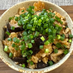 楽ラク手抜キッチン🐶🐾の作ってみた!投稿(【しいたけの炊き込みご飯】しいたけだけなのに絶品！)