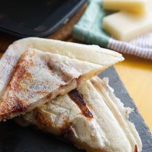 ホットサンドメーカーで作る太宰府名物 梅ヶ枝餅