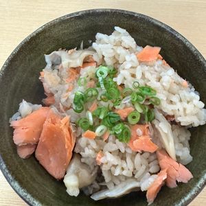 Tsuneaki Okadaの作ってみた!投稿(秋の味覚♪しょうがたっぷり【鮭と舞茸の炊き込みご飯】)