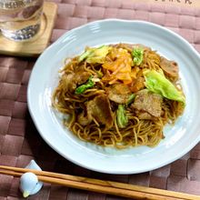 【簡単アレンジ】ピリ旨！カレー焼きそば♪福神漬と食べたい味♪