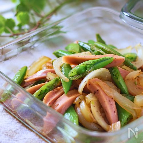レンジで！新玉ねぎとスナップエンドウと魚ニソのバター醤油蒸し