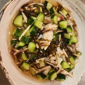 みちょの作ってみた!投稿(旦那のおつまみ🍺⑥もずくとえのきときゅうりの夏の酢の物😋)