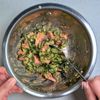 鯖缶の煮汁で味が決まる！きゅうりとわかめの濃厚ごま酢和えの工程3