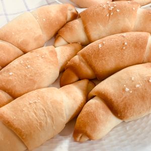 Leonの作ってみた!投稿(サクッと美味し♪30分で完成！？不思議パンのウィンナー塩パン)