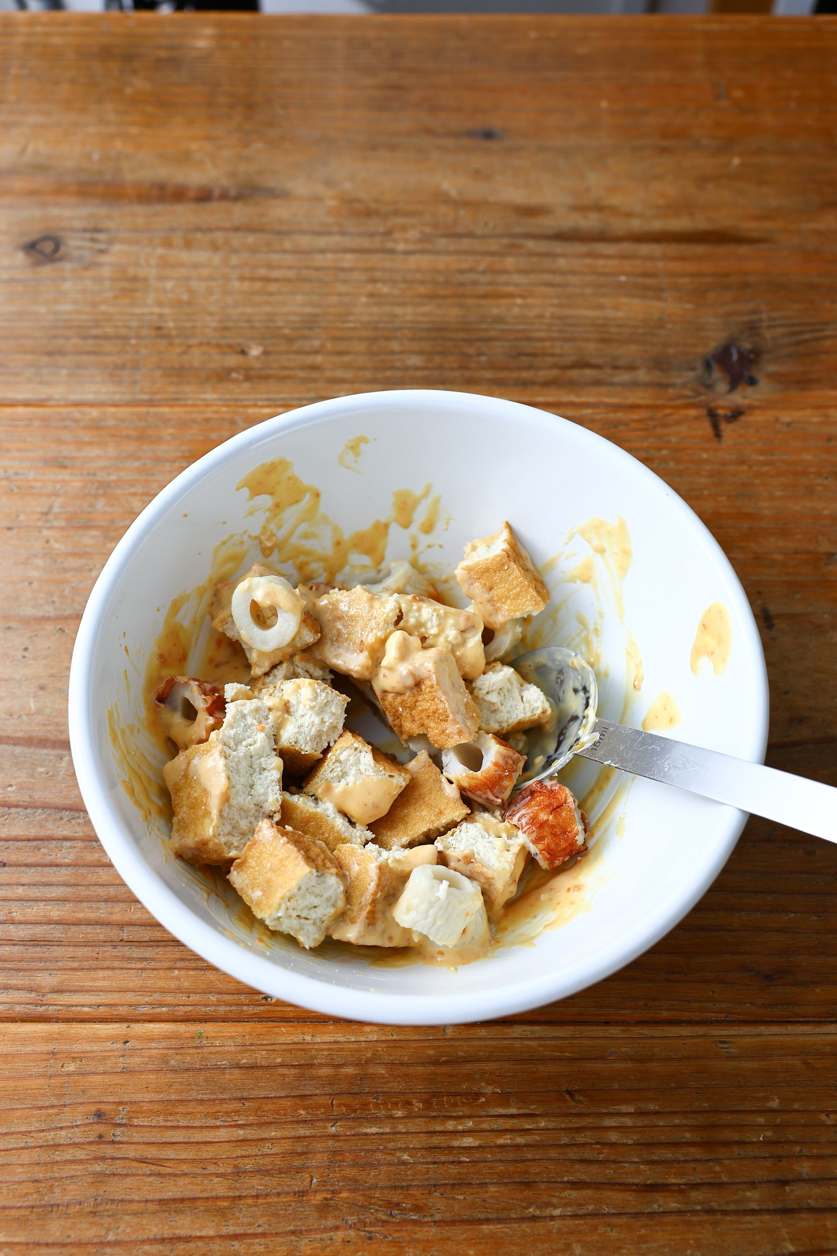 ちぎって和えて3分速攻♪】ちくわと厚揚げの濃厚味噌マヨ和え | レシピ