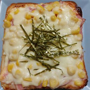 よっこの作ってみた!投稿(朝からカフェ気分♡『明太マヨベーコンチーズトースト』)
