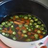 子どもが絶賛！【オクラとにんじんのふわたま中華スープ】の工程2