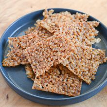 微妙な量のごはん消費に!おかかごはんせんべい