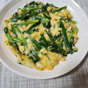 とももの作ってみた!投稿(洋食屋さんみたいな✨ふわとろ甘～いとろろチーズニラ玉🤭💖)