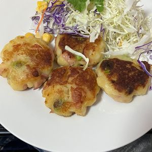 さっちゃんの作ってみた!投稿(お弁当にも♩【絶品ポテサラ餅】)