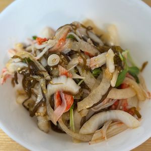 Tsuneaki Okadaの作ってみた!投稿(【新たまともずくのピリ辛サラダ】今だけの旬サラダ♪)