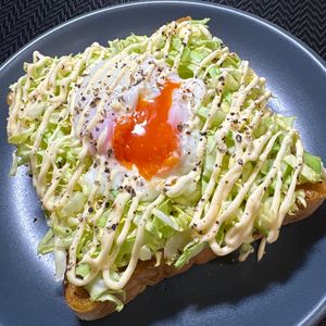 楽ラク手抜キッチン🐶🐾の作ってみた!投稿(キャベツと卵のカレーマヨトースト)
