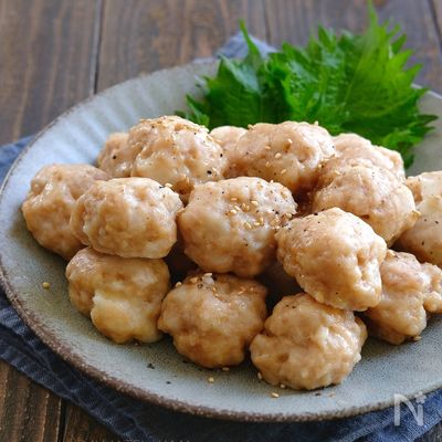 レンジで簡単!!もちもちしっとり鶏団子蒸し【包丁不要】
