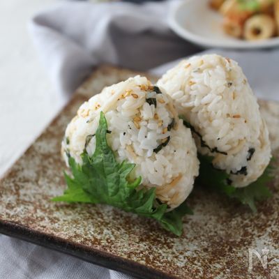 にんにく醤油しらすおにぎり