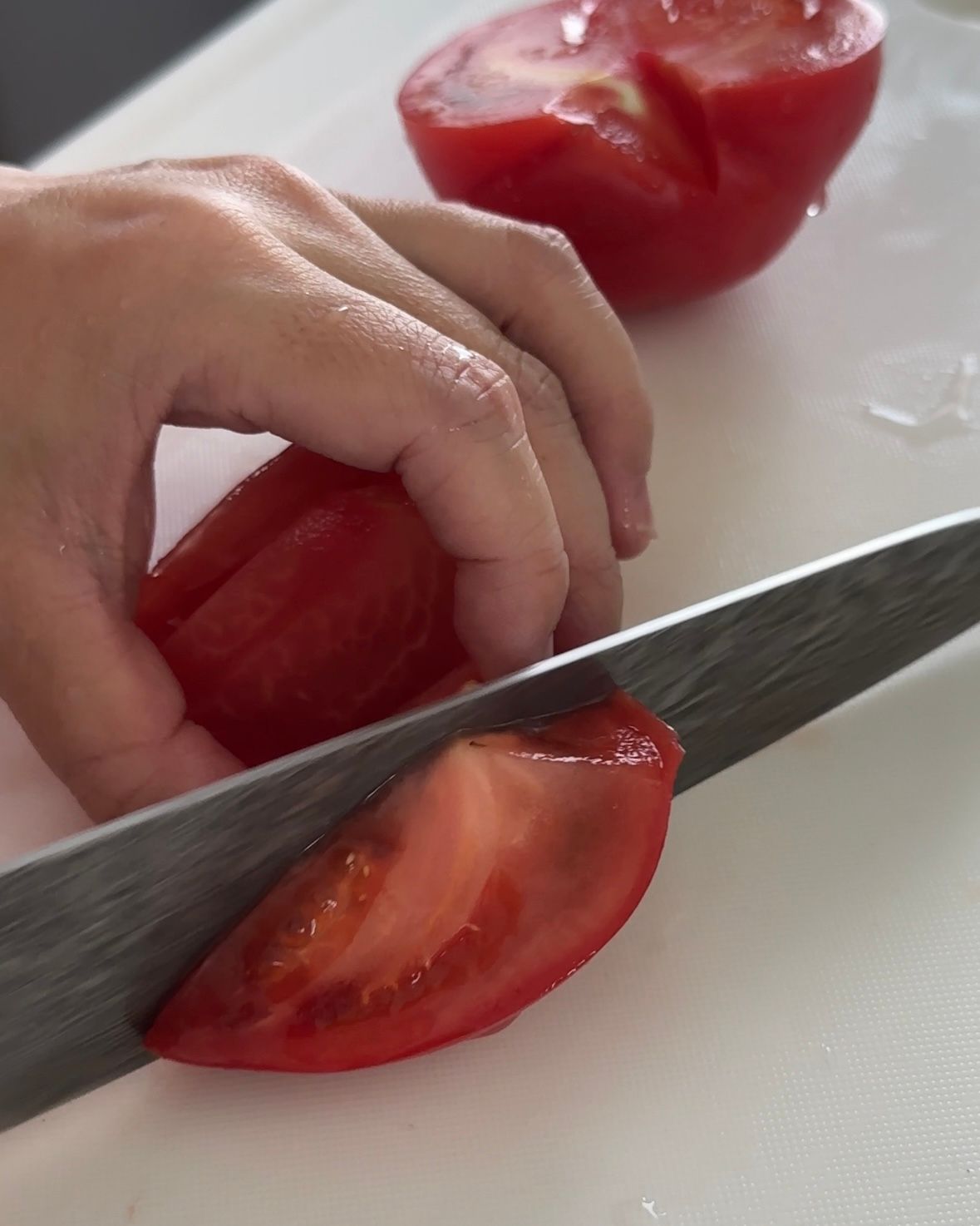 5分でできる♡絶品！トマトのおかかサラダ】簡単で旨い！ | レシピ