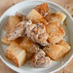 ガッツリ食べよう！鶏もも肉と大根のガーリック炒め