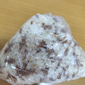 ぶーちゃんの作ってみた!投稿(豚ひき肉そぼろおむすび)