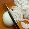新玉ねぎと豆苗のさっぱりそぼろサラダの工程2