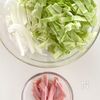 野菜たっぷり♡ハムとキャベツのカレーミルクスープの工程1