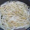 抱えて食べたい♪【もやしとかにかまのナムル】包丁不要！の工程1