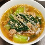 【もやしと小松菜の豚そぼろ味噌スープ】ご飯を入れても最高♡