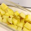 『和風仕上げ♪』タコと新じゃがの青しそマヨ醤油炒めの工程1