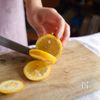 夏の味に大変身♡5分で作れる【レモン塩麹】🍋の工程1