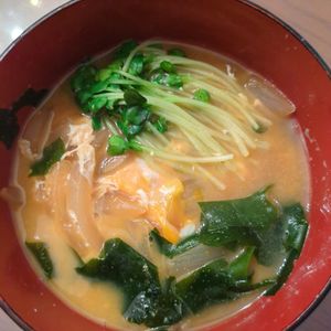 たりおの作ってみた!投稿(かいわれ大根の美味しい食べ方😋1位✨お味噌汁🤤🌱)