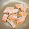 【鮭と小松菜のクリーム煮】時短で作れる！の工程2