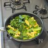 【カレー風味が食欲促進】小松菜のだしカレーバターソテーの工程2