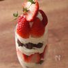 バレンタインの特別なデザート【チョコといちごのパフェ】の工程9