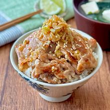 お箸が止まらない♩ネギ塩豚丼