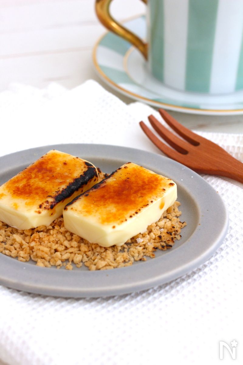 クリーミーでチーズのソーセージキャセロールのレシピ