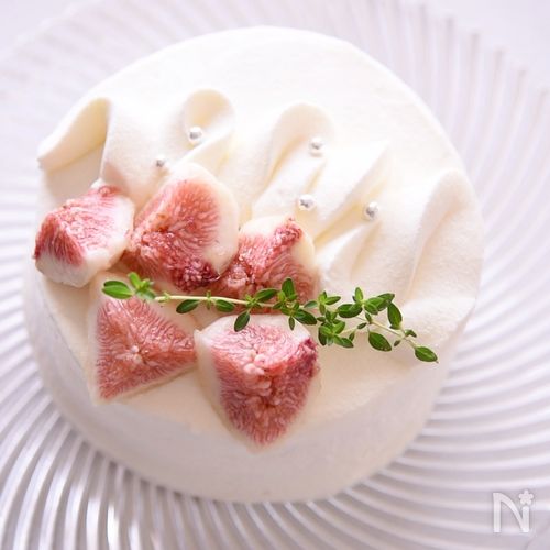紅茶スポンジで作る無花果のケーキ