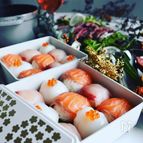 お祝い紅白手毬寿司