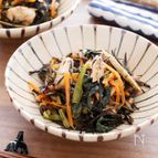 「さば缶で」さばと根菜のひじきの煮物★