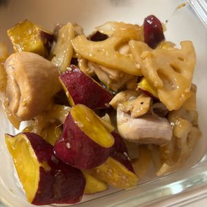 トミーの作ってみた!投稿(さつまいもと蓮根と鶏肉の甘酢炒め☆食感が楽しい♩絶品おかず)