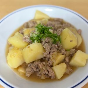 Tsuneaki Okadaの作ってみた!投稿(ほくほく旨みじんわり♩じゃがいものそぼろ煮)