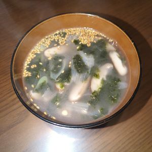 たりおの作ってみた!投稿(簡単♪長ねぎとしいたけの焼き海苔スープ)