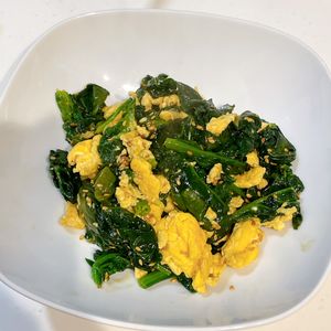 ろろの作ってみた!投稿(『ほうれん草と卵の炒めナムル』#作り置き#弁当#あと一品)
