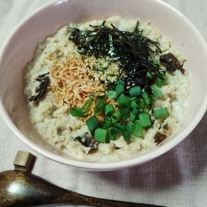 M＊Pの作ってみた!投稿(＼おうちの乾物を使って／レンジで簡単！　オートミールの中華粥)