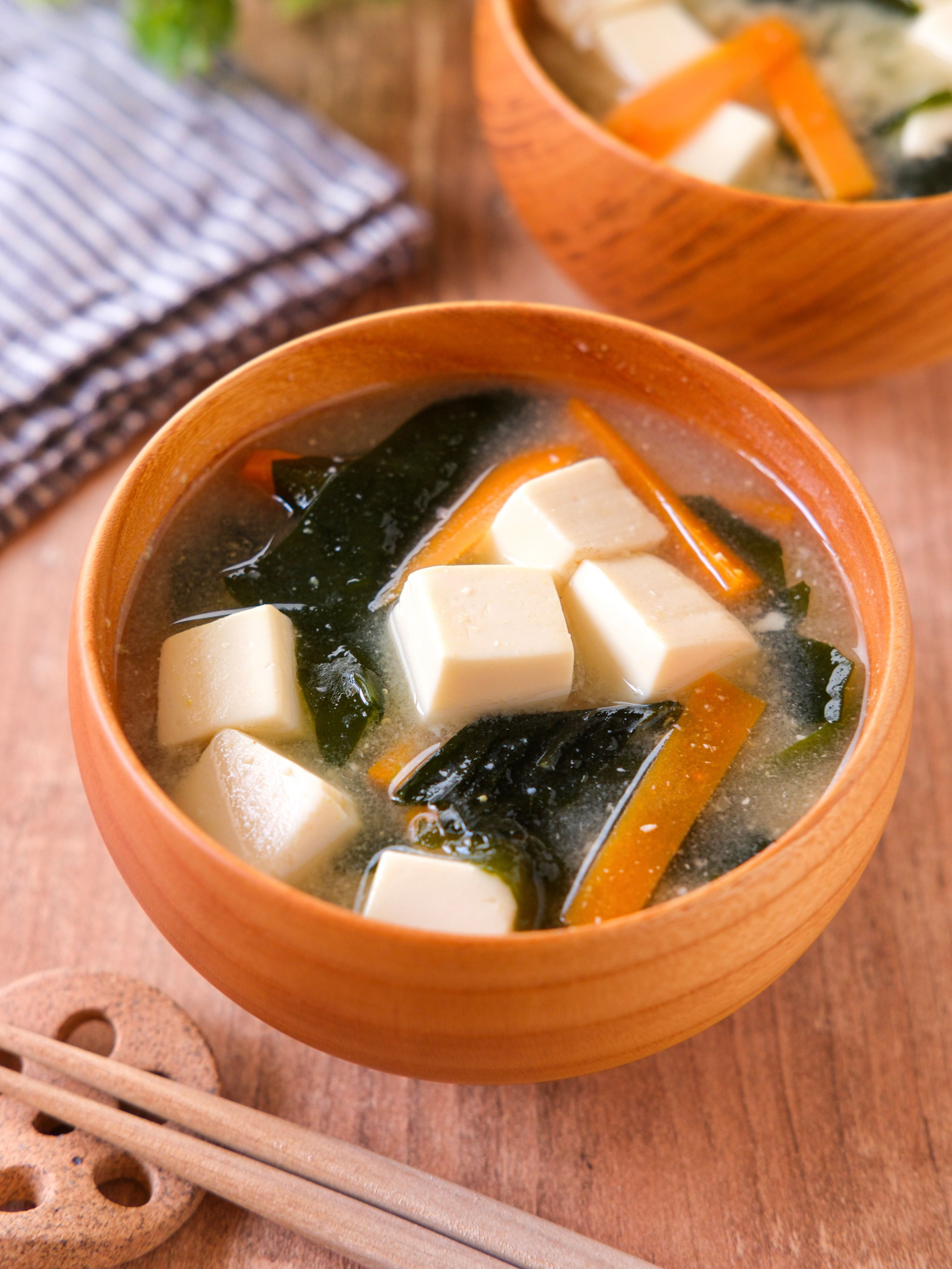 にんじんと豆腐とわかめのお味噌汁】まろやかなおいしさ♪ | レシピ