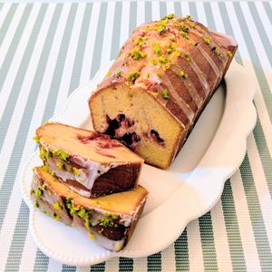𝔂𝓾𝓶𝓲🍓の作ってみた!投稿(ピューレはレンジ！バターなし！【米粉いちごパウンドケーキ】)