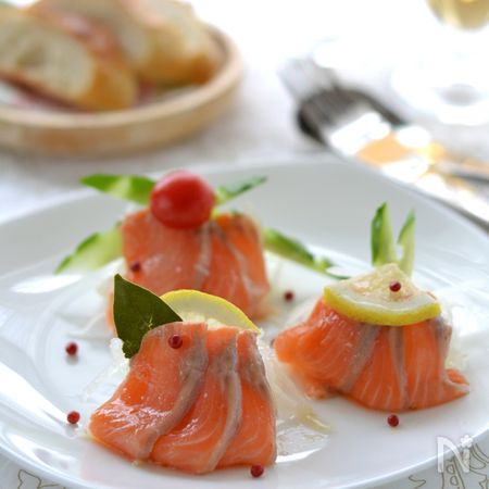 サーモンのローリエマリネ By 西山京子 ちょりママ レシピサイト Nadia ナディア プロの料理家のおいしいレシピ