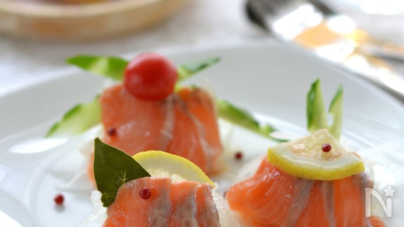 サーモンのローリエマリネ By 西山京子 ちょりママ レシピサイト Nadia ナディア プロの料理家のおいしいレシピ